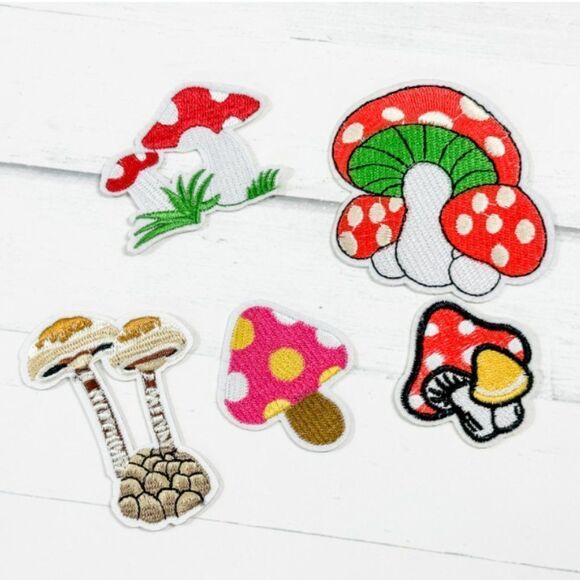 Wild  Magic Mushrooms Embroidered Iron On Sew On Applique Patch - Picture 3 of 3
